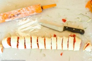 How to make Pizza Pinwheels, cutting the pinwheel