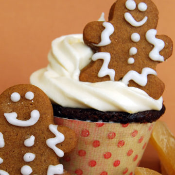 gingerbread_cupcakes_with_lemon_cream_cheese_frosting