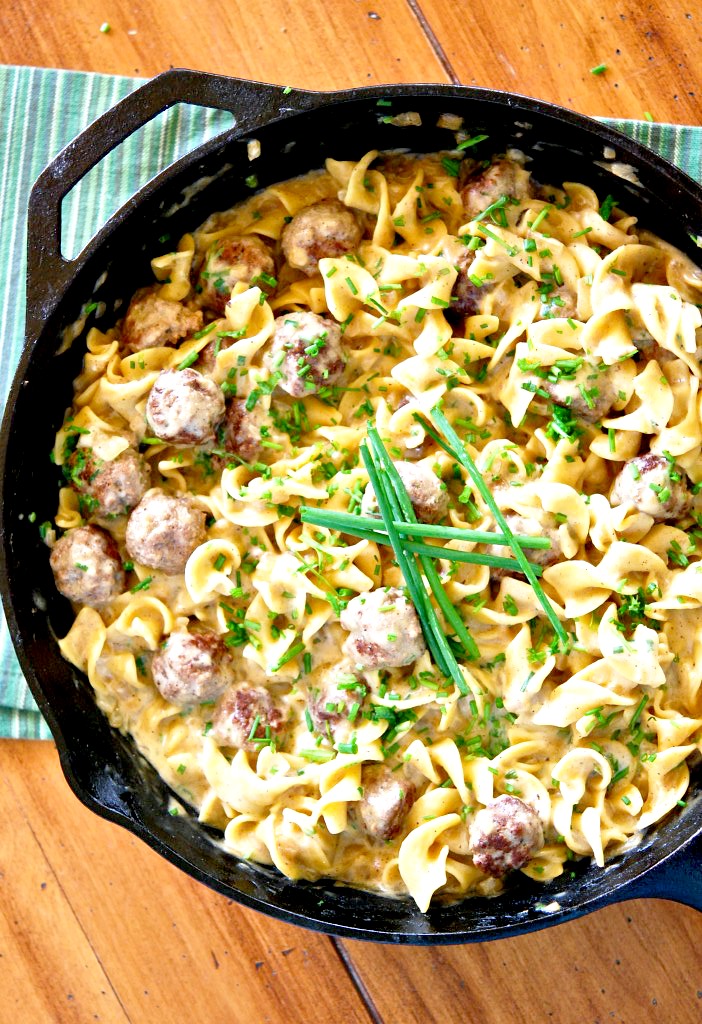 Skillet-Meatballs-and-Noodles-in-Creamy-Herb-Sauce