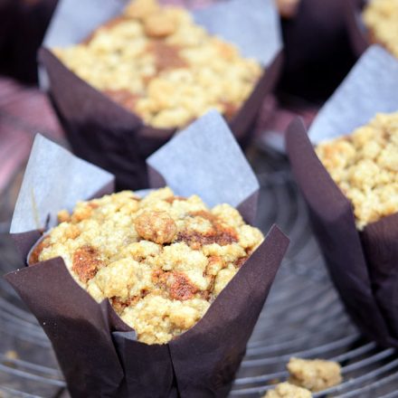 Gingerbread Muffins with Spiced Crumb Topping