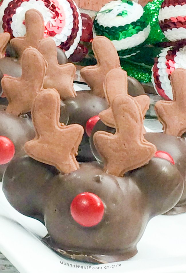 Mickey Reindeer Cake Pops 