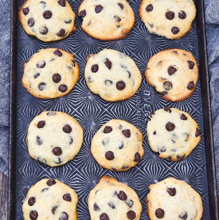 Banana Chocolate Chip Cookies (Chewy + Moist!) Gonna Want Seconds