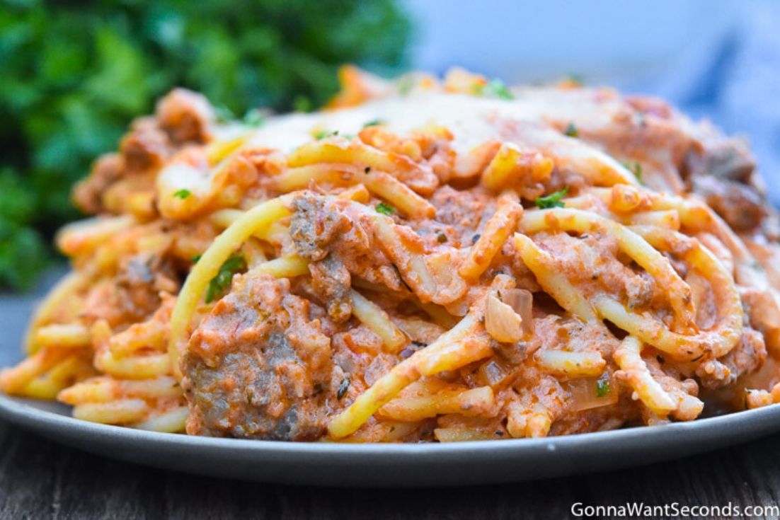 Spaghetti Recipes, Baked spaghetti on a plate