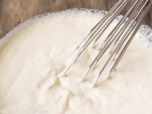 How to make Lebkuchen, whisking the milk with vinegar
