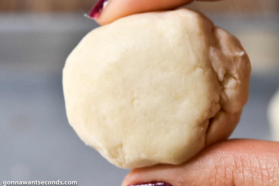 How to make Whipped shortbread cookies, making a dough ball