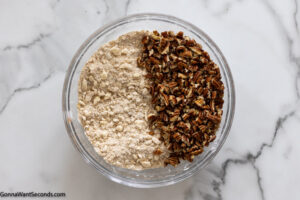 how to make apple crisp pie , adding the pecans
