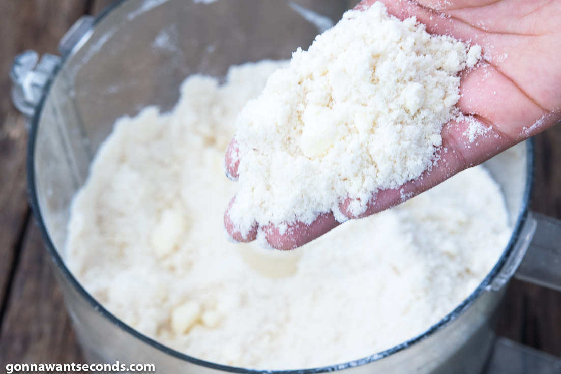 How to make Chinese Almond Cookies, mixing dry ingredients and lard