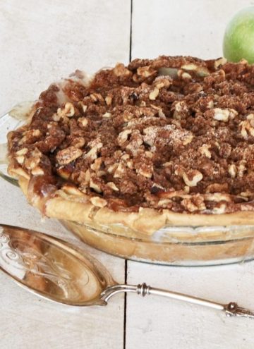 Sour Cream Apple Pie in a pie plate