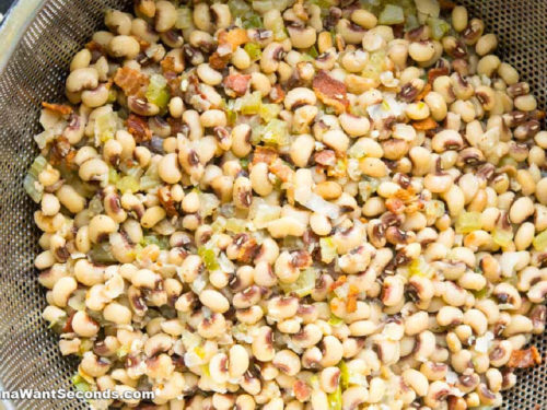 How to make Hoppin John, draining peas and veggie mixture