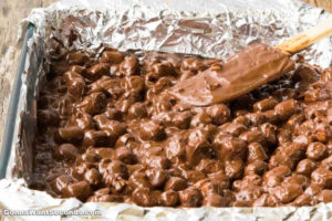 How to make Rocky Road Fudge, spread the mixture in the pan