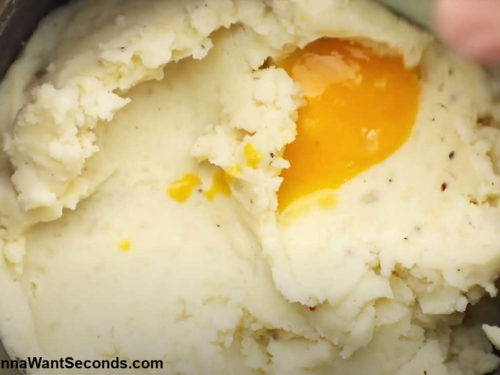 How to make Alton Brown Shepherd's Pie, adding yolk to mashed potatoes