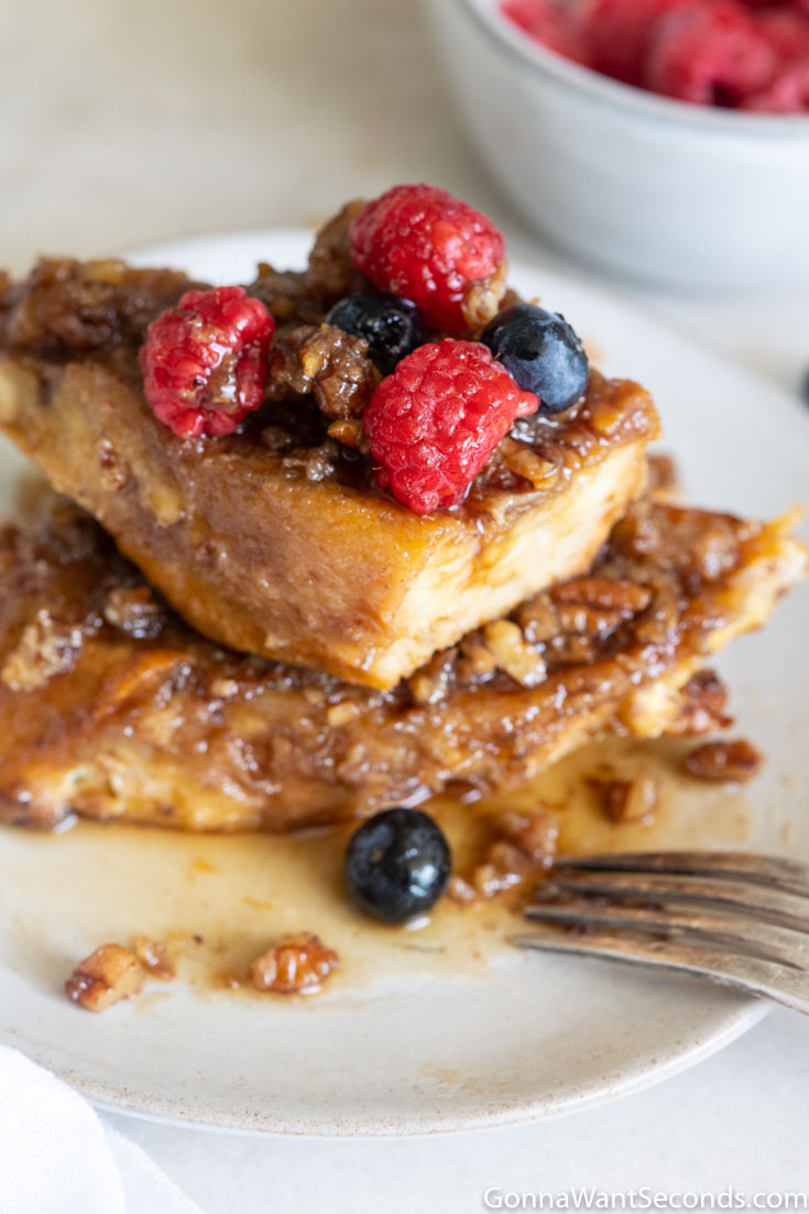 praline pecan french toast topped with fresh berries