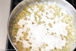 How to make easy ham casserole with noodles, adding flour