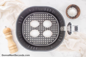 how to make air fryer hard boiled eggs, place and cook in the air fryer