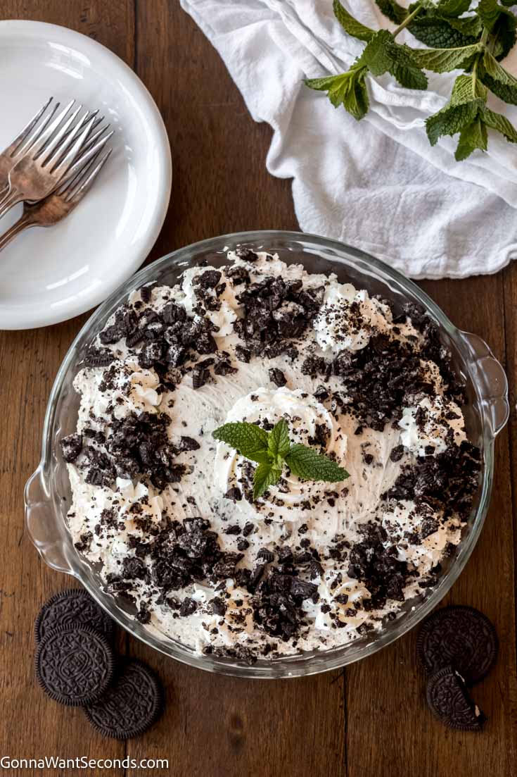 oreo cream pie recipe garnished with mint leaves, top shot