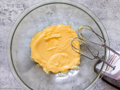 How to make Cool Whip Frosting, beat the ingredients