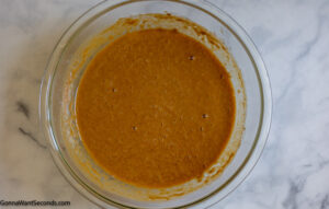How to make crustless pumpkin pie cupcakes , mixing all ingredients in a mixing bowl