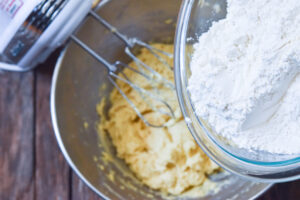 How to make soft chocolate chip cookies , adding dry ingredients and wet ingredients