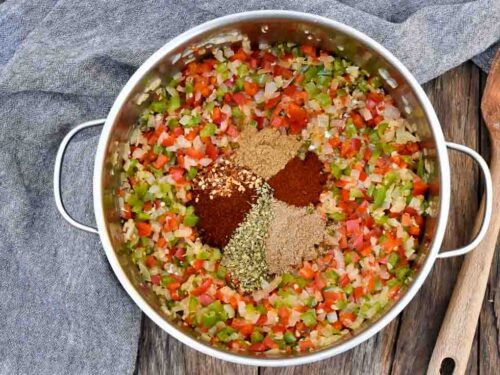 how to make turkey chili , cook veggies and add spices