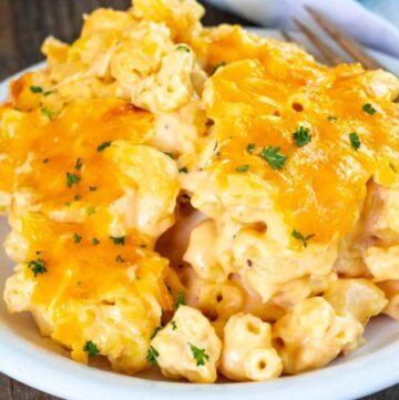 chick fil a mac and cheese on a plate