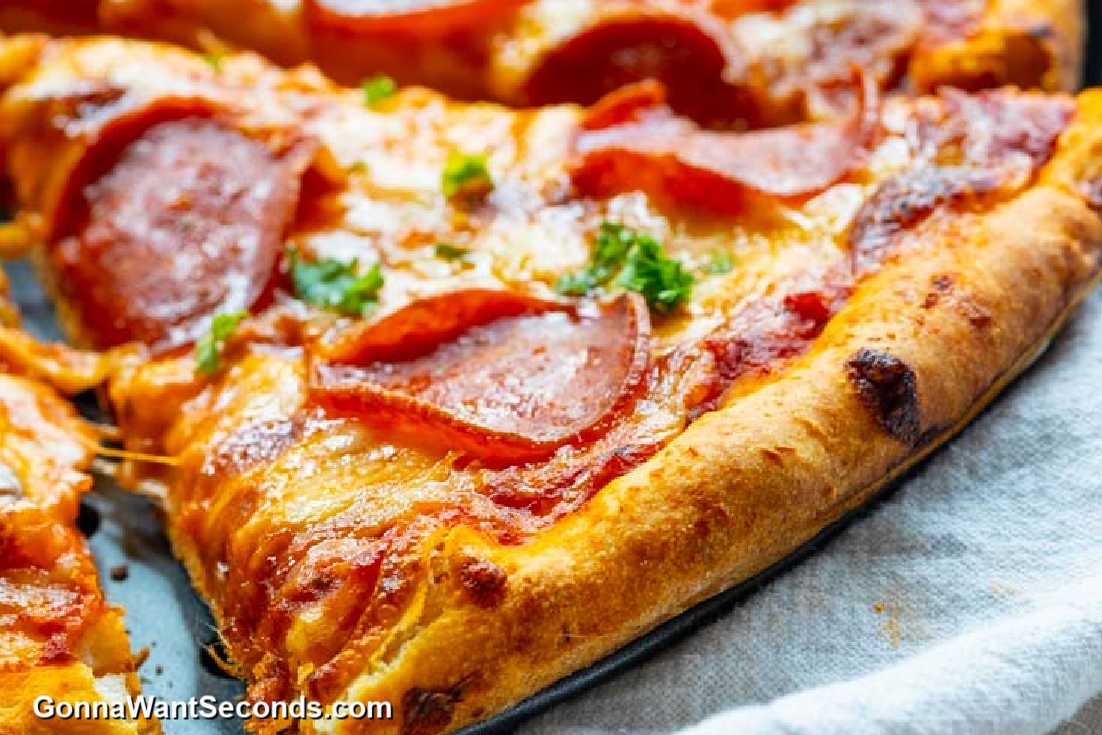 bisquick pizza dough thin crust , close up