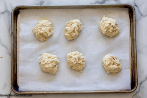 how to make bisquick strawberry shortcake cake step 2, drop the dough on the baking sheet