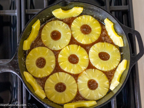 Step 3 how to make pineapple upside-down cake, arrange the pineapple slices