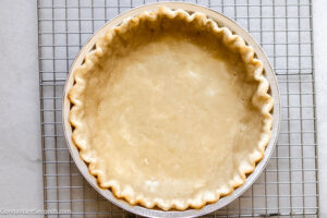 Step 1 how to make fig pie, Bake the pie crust.