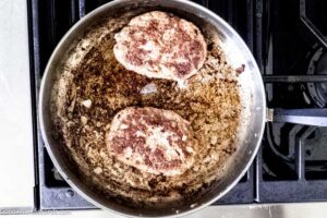 Step 4 how to make salisbury steak, Brown both sides of the patties in a skillet.