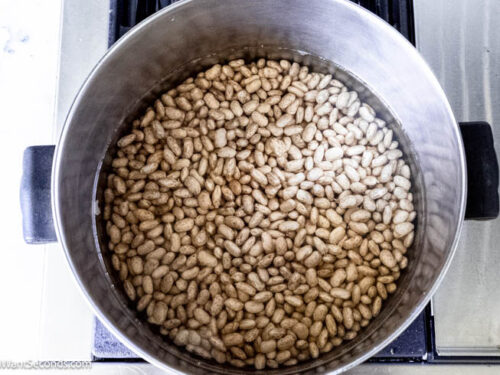 Step 1 how to make pinto bean soup, Soak the pinto beans overnight.