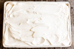 Step 10 how to make lemon icebox cake, Spread the remaining whipped topping.