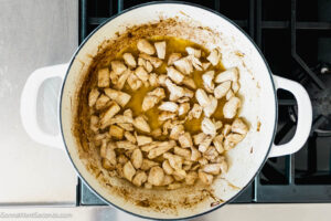 Step 5 how to make Maggiano's Rigatoni D, In the same pot, cook the chicken.