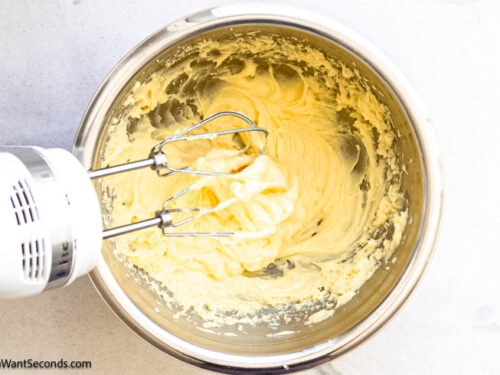 Step 2 how to make no-bake pumpkin pie, Mix using a hand-held mixer until fluffy.
