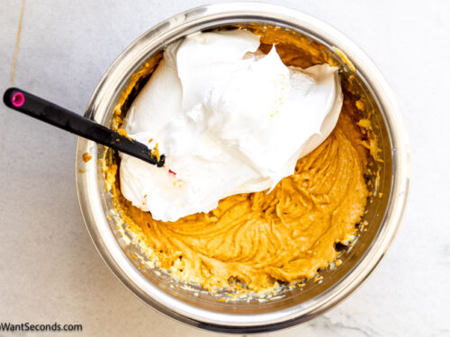 Step 5 how to make no-bake pumpkin pie, Add the whipped topping.